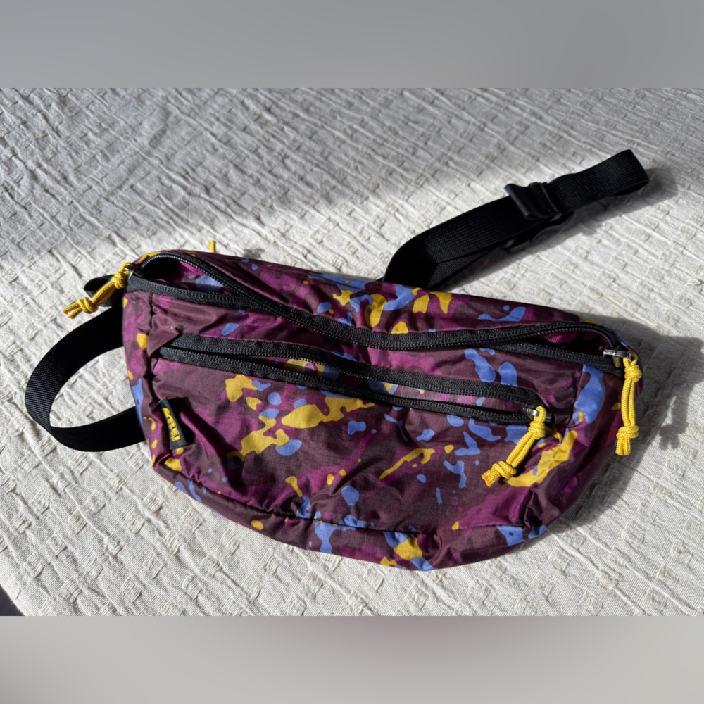 REI Stylish Multicolor Bag